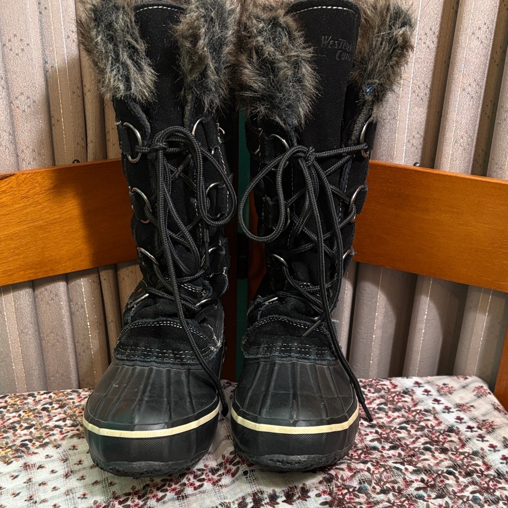 Western Chief Black Fur-Lined Winter Boots